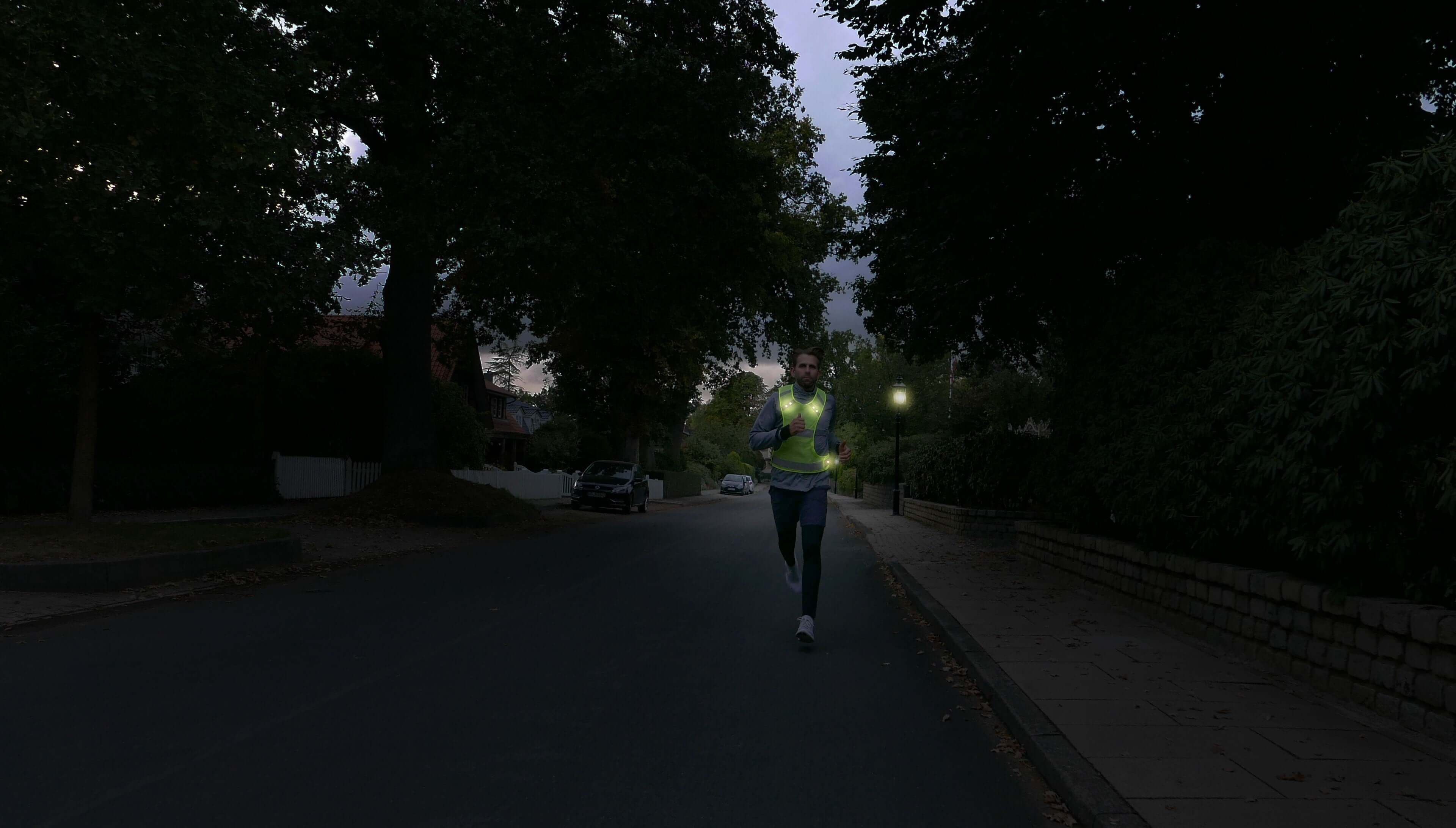 Jogger mit LED Warnweste von heyReflect