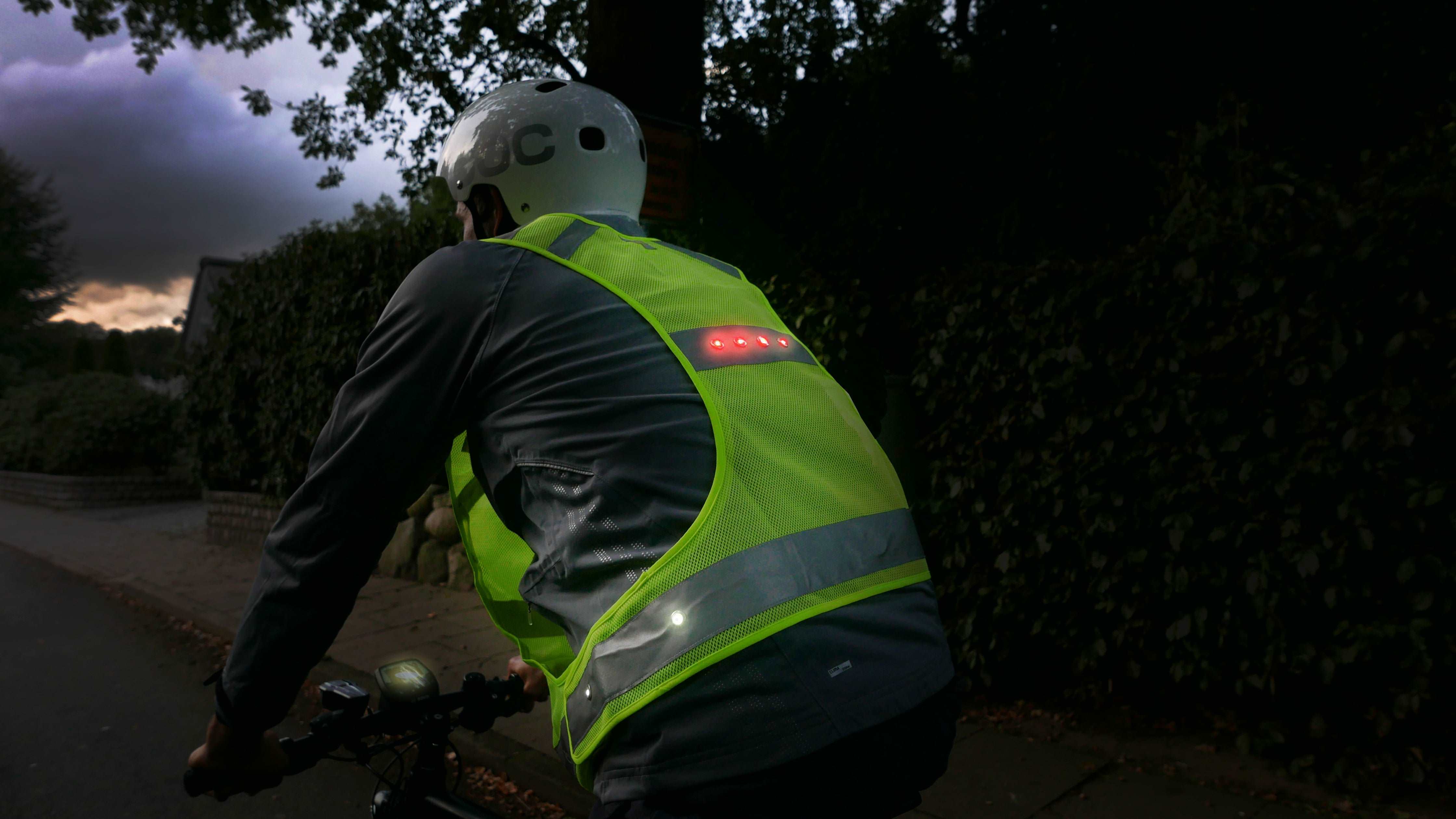 led fahrradweste LED Warnweste für Jogger und Fahrradfahrer – heyReflect